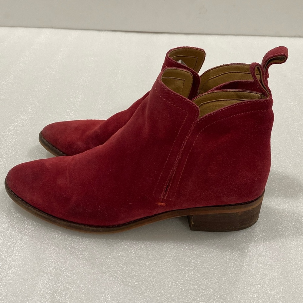 Dolce Vita Tessey Red Suede Pull On Booties Elastic Inside Size 8